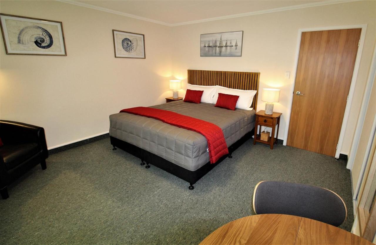 Labyrinth Gardens Guest House Такака Екстер'єр фото