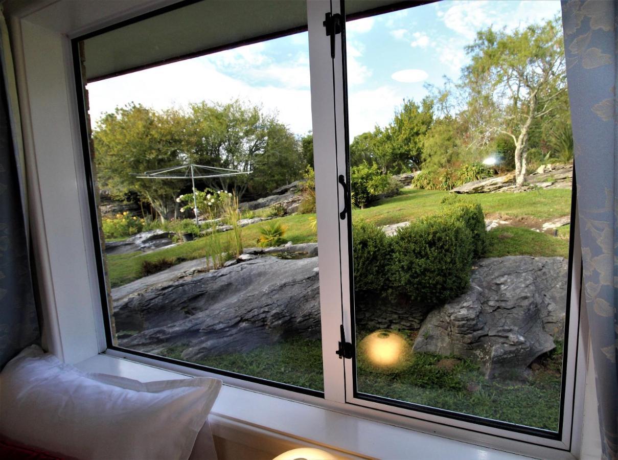 Labyrinth Gardens Guest House Такака Екстер'єр фото