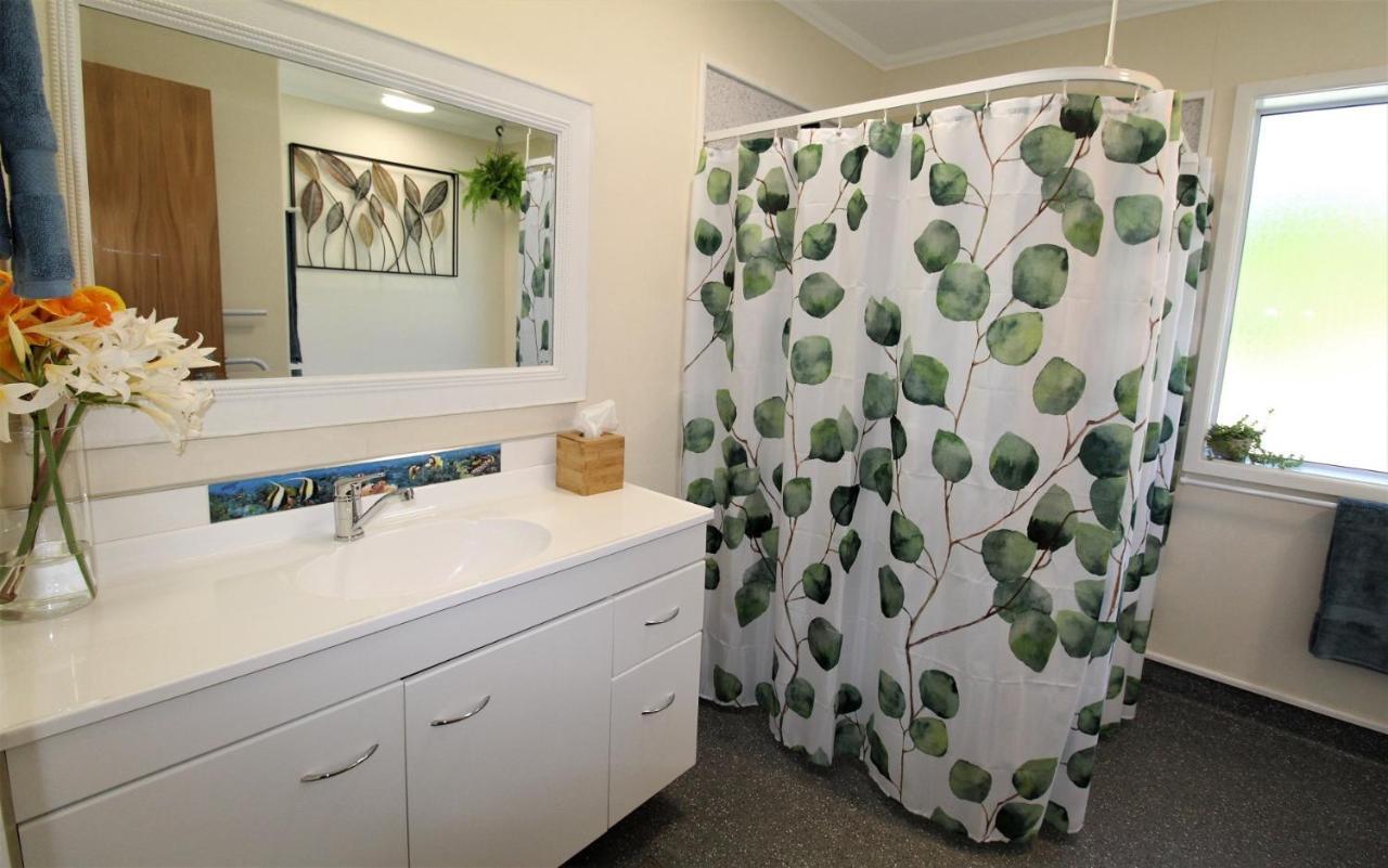 Labyrinth Gardens Guest House Такака Екстер'єр фото